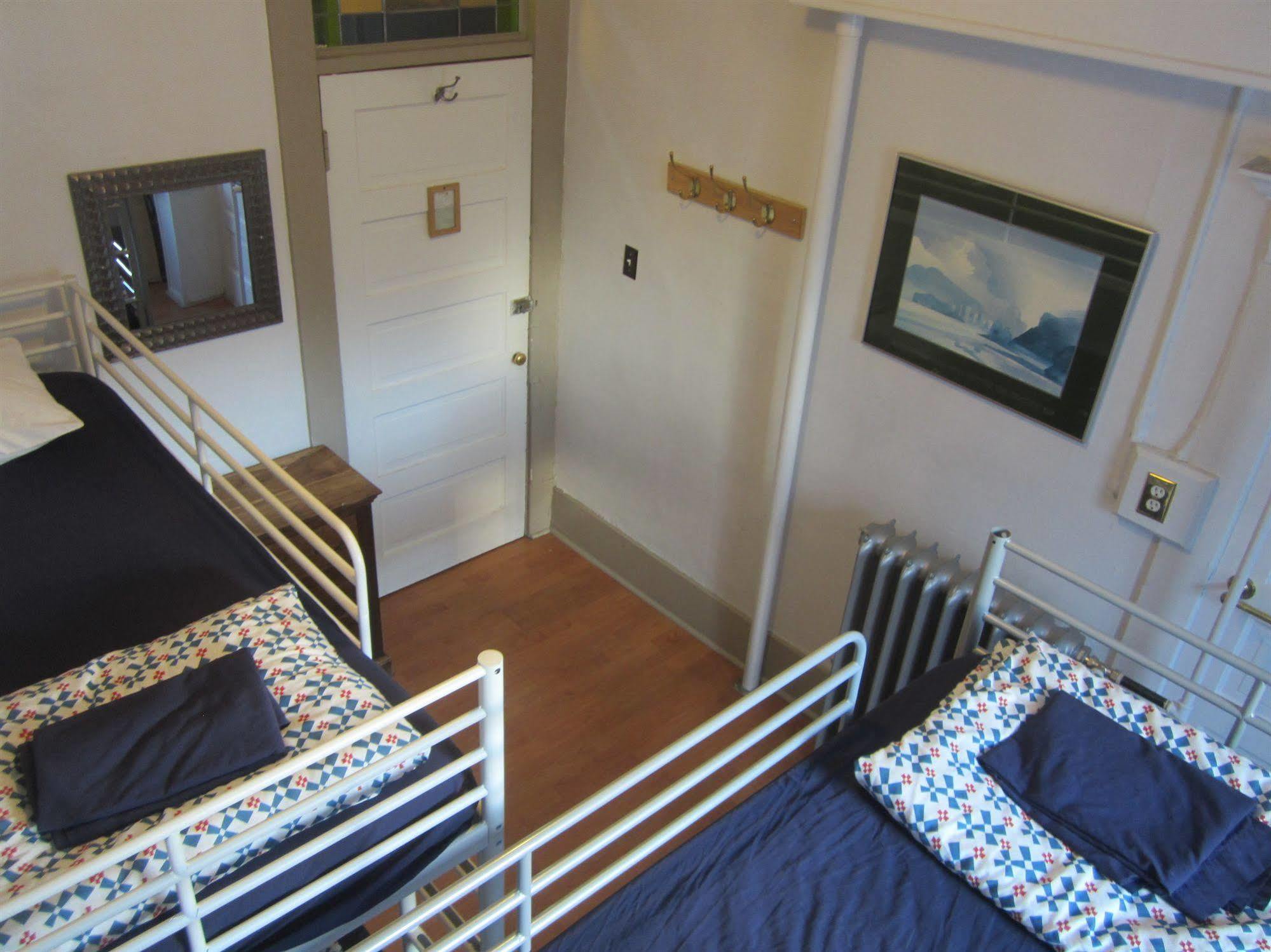 St Clair Hostel Vancouver Bagian luar foto